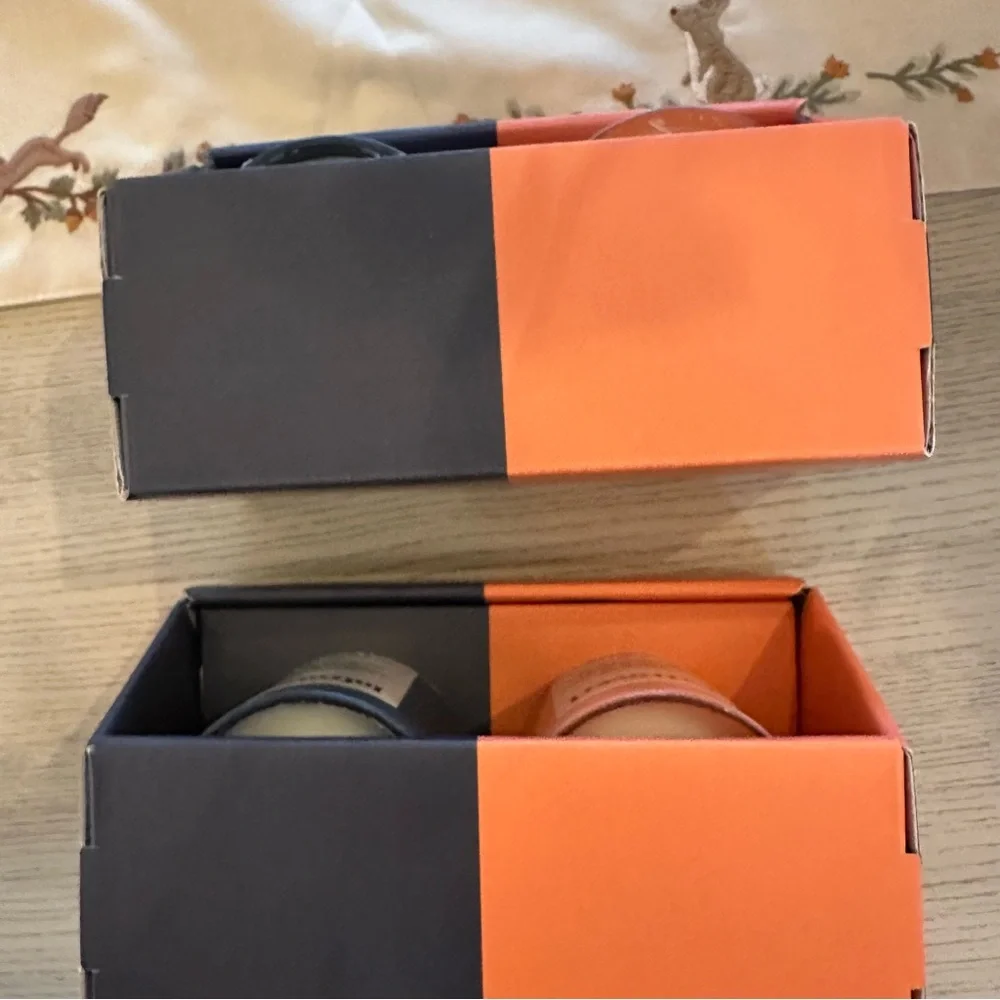BUNDLE OF TWO SETS - 4 SOY CANDLES Personalities Introvert & Extrovert NEW
